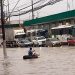 De canoa, homem tenta atravessar Torquato durante temporal