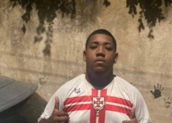 Jovem empresta 30 mil de agiota para apostar em vitória do Vasco sobre o Flamengo