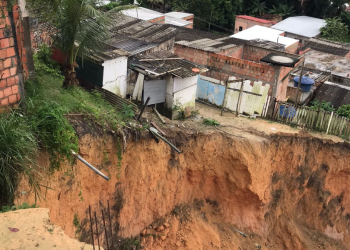 Mais 9 famílias ficam desabrigadas após novo deslizamento no Monte Cristo