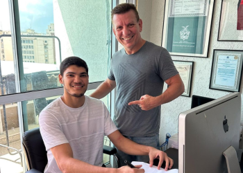 Com apenas 20 anos, lutador manauara Henrique Canela assina contrato com o UFC