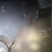 Sem saber, mulher dirige 40 km com corpo preso embaixo do carro; veja imagens