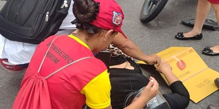Bombeira Mirim de 13 anos presta socorro à vítima de acidente de trânsito em Manaus