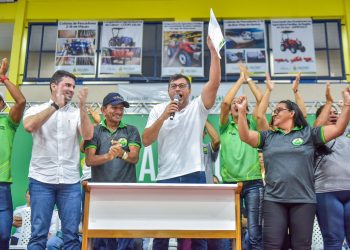 Em Parintins, Wilson Lima assegura moradia para quatro mil famílias do bairro Paschoal Allágio