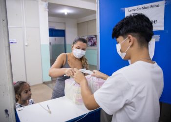 Centrais do programa ‘Leite do Meu Filho’ atendem beneficiários com iniciais R e S nesta segunda, 13/3