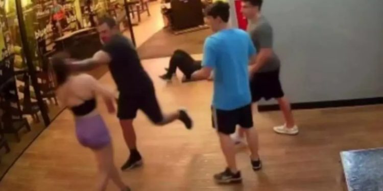 PM dá soco em rosto de jovem dentro de academia; veja vídeo