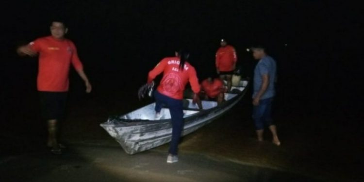 Canoa vira com 13 índios em rio no Amazonas; bebê, idoso e jovem seguem desaparecidos