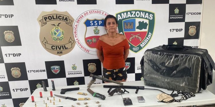 Presa mulher que fazia delivery de drogas e armas no Alvorada