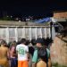 Vídeo: Indo ajudar motorista, caçambeiro perde controle, invade casa e adolescente fica gravemente ferido