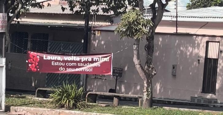 ‘Laura’ aparece respondendo pedido de faixa em Manaus e mata a curiosidade dos fofoqueiros; veja