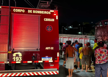 Ajudante que foi perfurado após carreta invadir casa morre em hospital, em Manaus
