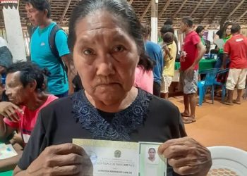 Aos 71 anos, agricultora emite certidão de nascimento pela primeira vez no Amazonas