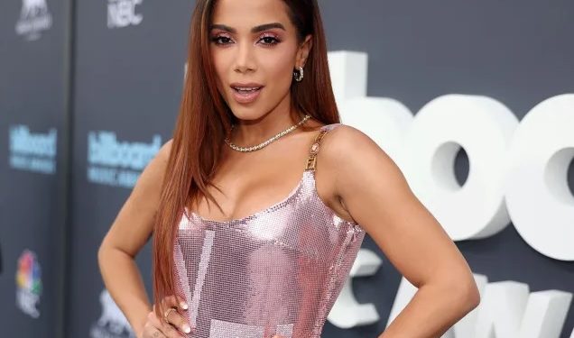 Anitta comemora 30 anos com festão e chilique: ‘convidei você, não seus amigos’