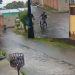 Cuidado mulheres de Manaus: vídeo mostra bandido roubando bolsa de vítima indefesa