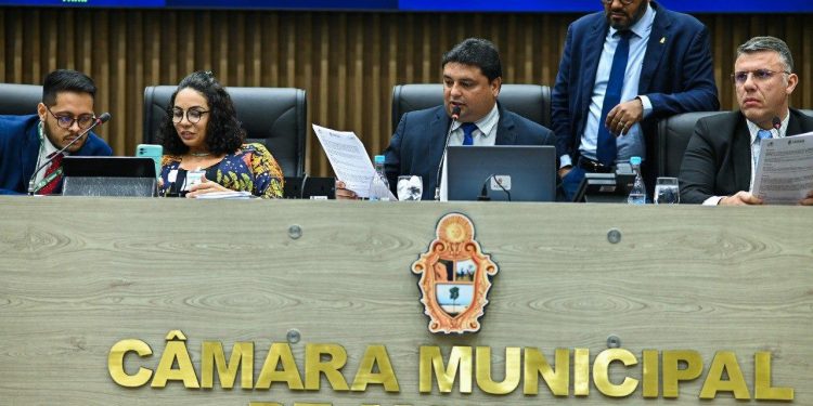 CMM aprova projeto de Caio André que proíbe medidores aéreos em Manaus