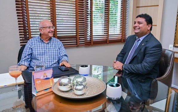 Caio André firma termo de cooperação com a Fecomércio-AM