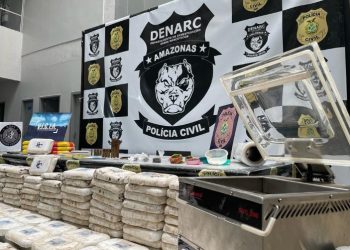 Polícia apreende R$ 8,5 milhões em drogas dentro da casa de traficantes em Manaus