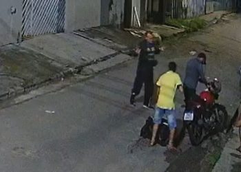 Bandidos roubam moto de homem que usava o veículo para trabalhar como delivery em Manaus