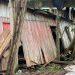 Casa onde moram mãe e quatro filhos desaba na Compensa