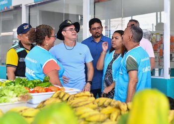 Prefeito anuncia que permissionários da feira do São Francisco ganharão novos equipamentos