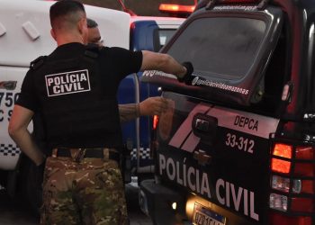 Estudante de medicina joga bebê morto em caçamba de lixo