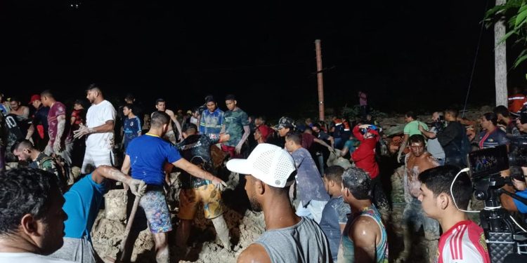 Mãe e filha são encontradas mortas e abraçadas; no total, oito morrem em deslizamento na Zona Leste de Manaus