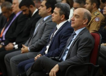 TCE-AM ganha direito de resposta após site divulgar notícia ‘inverídica’ sobre conselheiro e o presidente