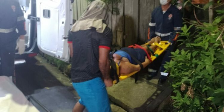 Mulher vai na casa do ex-marido buscar o filho e acaba espancada pela atual dele