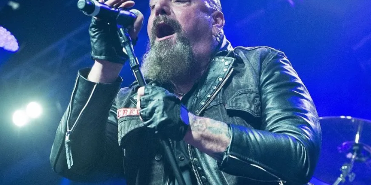 Ex-vocalista da banda Iron Maiden faz show em Manaus nesta quinta-feira (2)