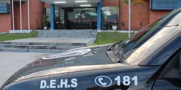 Pai leva facada no peito e morre na frente do filho em Manaus