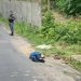 Moradores do São Geraldo ficam apavorados após darem de cara com cadáver na rua