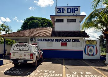 Corpo de homem morto a terçadadas por ladrões surge boiando em Iranduba