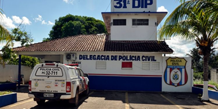 Corpo de homem morto a terçadadas por ladrões surge boiando em Iranduba