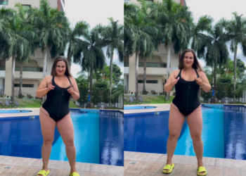 Traída do ‘barraco na Bemol’ faz ‘publi’ da Sheila Cintas usando apenas maiô e alfineta: ‘Ex vacilão’