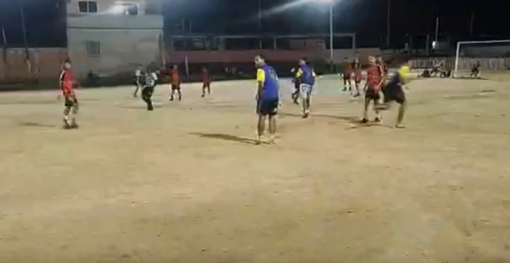 Vídeo: ‘É muito tiro, galera’, diz homem durante tiroteio em partida de futebol no Jorge Teixeira