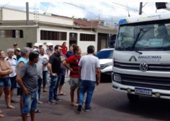 AM Energia chama a polícia após moradores protestarem contra instalação de medidores aéreos