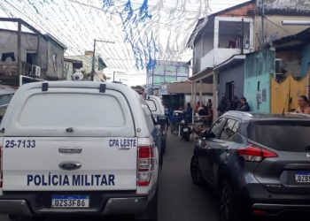 Pistoleiros invadem barbearia e matam cliente no Coroado