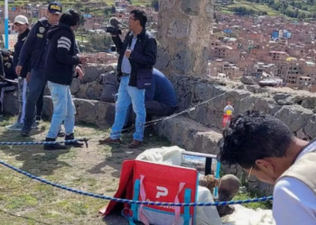 Em Manaus, alunos saem na porrada em frente a escola; assista