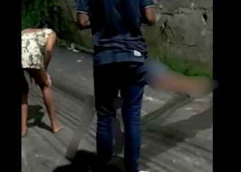 Vídeo: Moradores ouvem tiros e encontram homem morto em poça de sangue em Manaus