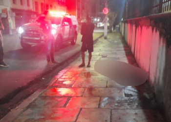 Suspeito de roubar moto aparece morto a pedradas no Centro de Manaus