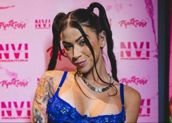 MC Pipokinha debocha do salários de professores e diz: ‘Meu baile tá R$ 70 mil 30 minutinhos’; vídeo