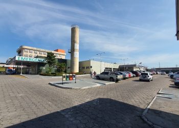 Mulher é baleada na cabeça após dívida de espelho com prestanista em Manaus