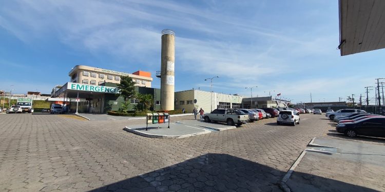 Mulher é baleada na cabeça após dívida de espelho com prestanista em Manaus
