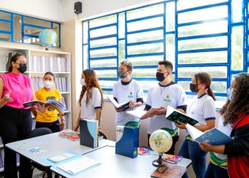 Mais de 2,2 mil projetos de professores do Amazonas concorrem a 700 bolsas no governo