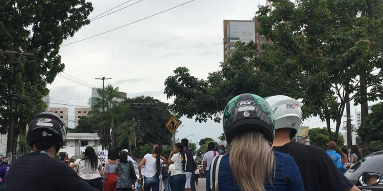 Vídeo: Em Manaus, familiares protestam por direitos humanos dos presos: ‘chega de humilhação’