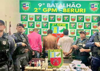 No AM, família tem a casa invadida por trio que rouba R$ 98 mil e ameaça matar todos