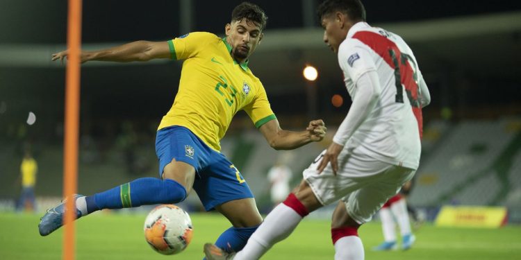 Sem técnico, seleção monta time para amistoso no próximo sábado