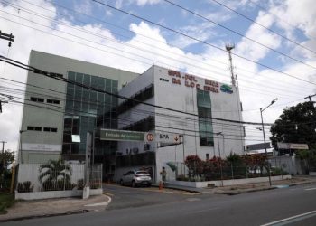 Menino de 3 anos morre afogado ao cair em piscina em casa de Manaus