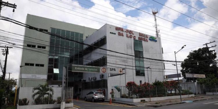 Menino de 3 anos morre afogado ao cair em piscina em casa de Manaus