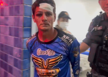 Homem pede oração de pastor em Manaus e tenta dar terçadadas nele após demora