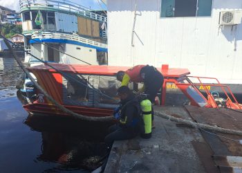 Tragédia: vídeo registra mecânico tropeçando e caindo no rio na orla da Panair